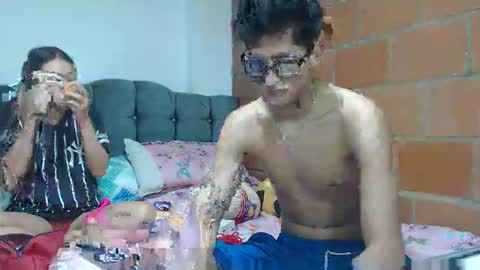 NoaandArez online show from November 21, 2025, 9:52 am