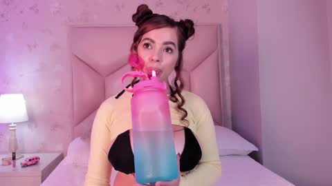   ambarsulliva  online show from January 21, 2025, 5:51 pm