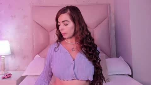   ambarsulliva  online show from January 23, 2025, 11:37 am