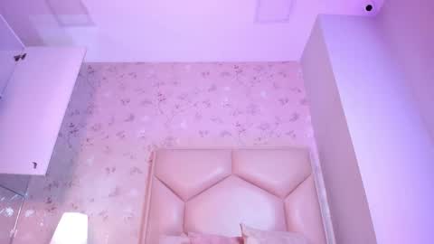   ambarsulliva  online show from December 21, 2025, 11:39 am