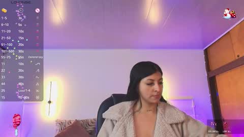 Gaby  Megan  Juliana  online show from December 4, 2025, 11:30 am