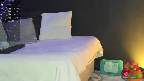 Noah  online show from December 14, 2025, 3:23 am