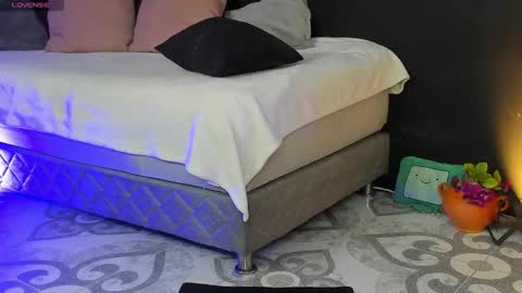 Noah  online show from February 27, 2026, 3:28 am