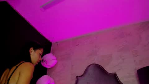 Snapshot of noah_and_kim69 chatting on May 9, 2026, 3:23 am Zoe online show from May 9, 2026, 3:23 am