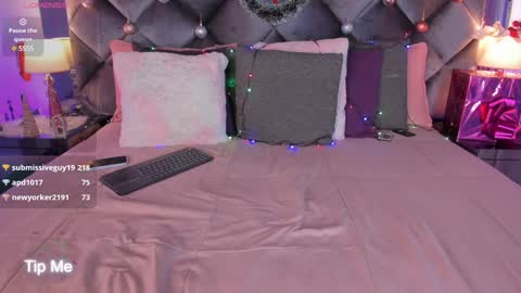 Snapshot of noah_beck42 chatting on December 6, 2024, 6:59 am Sara online show from December 6, 2024, 6:59 am
