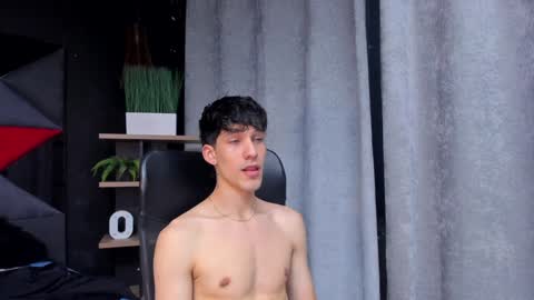 Snapshot of noah_brigth chatting on December 19, 2024, 1:50 am Noah Brigth online show from December 19, 2024, 1:50 am