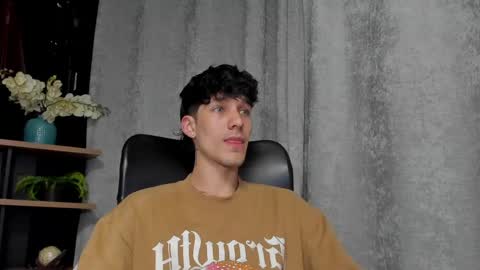 Snapshot of noah_brigth chatting on February 19, 2025, 3:28 am Noah Brigth online show from February 19, 2025, 3:28 am