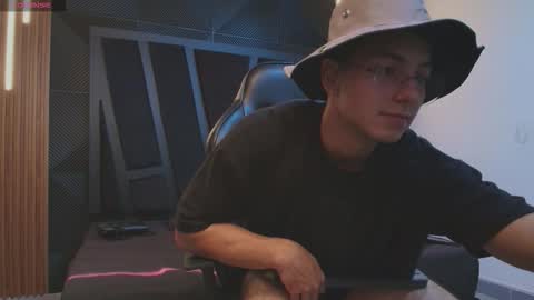 Noah online show from February 8, 2026, 1:36 pm