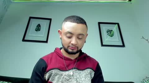 Snapshot of noah_devil chatting on January 16, 2025, 6:35 am Noah online show from January 16, 2025, 6:35 am