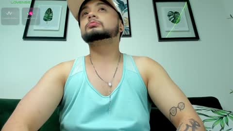 Snapshot of noah_devil chatting on January 20, 2025, 4:54 am Noah online show from January 20, 2025, 4:54 am