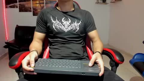 noah_flynn1 online show from February 24, 2026, 9:29 am