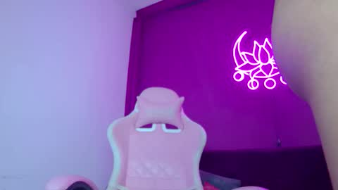 Snapshot of noah_greenhart chatting on February 17, 2026, 11:22 pm Noah online show from February 17, 2026, 11:22 pm