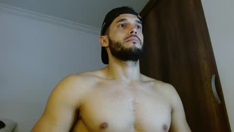 Snapshot of noah_jhonsonn chatting on May 1, 2026, 11:59 am Noah online show from May 1, 2026, 11:59 am