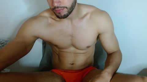 Snapshot of noah_jhonsonn chatting on May 5, 2026, 11:29 am Noah online show from May 5, 2026, 11:29 am
