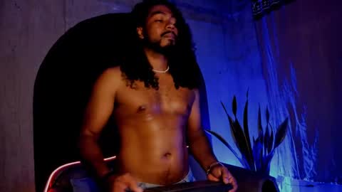 Snapshot of noah_jones__ chatting on December 10, 2024, 5:28 am Noah online show from December 10, 2024, 5:28 am