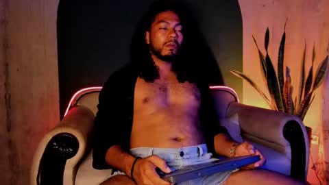 Snapshot of noah_jones__ chatting on December 19, 2024, 6:56 am Noah online show from December 19, 2024, 6:56 am