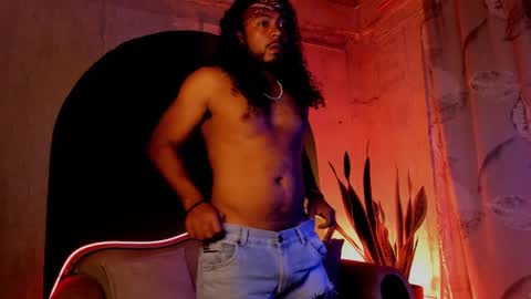 Snapshot of noah_jones__ chatting on December 22, 2024, 5:34 am Noah online show from December 22, 2024, 5:34 am