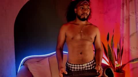 Snapshot of noah_jones__ chatting on February 7, 2025, 3:12 am Noah online show from February 7, 2025, 3:12 am