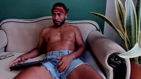 Snapshot of noah_jones__ chatting on February 15, 2025, 5:17 pm Noah online show from February 15, 2025, 5:17 pm