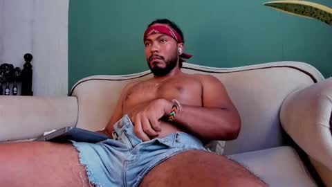 Snapshot of noah_jones__ chatting on February 15, 2025, 8:22 pm Noah online show from February 15, 2025, 8:22 pm