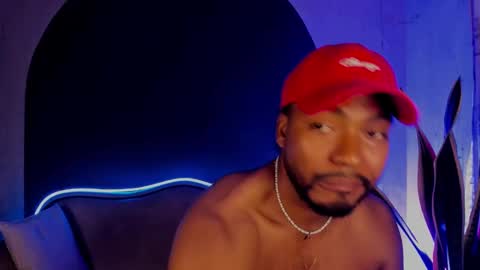 Snapshot of noah_jones__ chatting on March 1, 2025, 12:07 am Noah online show from March 1, 2025, 12:07 am