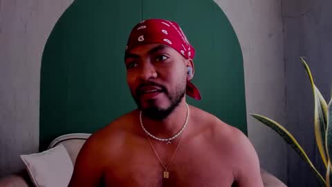 Snapshot of noah_jones__ chatting on March 1, 2025, 5:38 pm Noah online show from March 1, 2025, 5:38 pm