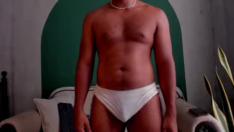 Snapshot of noah_jones__ chatting on September 18, 2025, 6:43 pm Noah online show from September 18, 2025, 6:43 pm