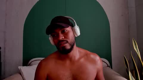 Snapshot of noah_jones__ chatting on September 22, 2025, 8:00 pm Noah online show from September 22, 2025, 8:00 pm