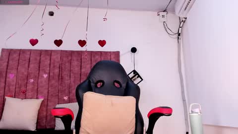 Snapshot of noah_katz chatting on February 24, 2026, 3:37 am Noah online show from February 24, 2026, 3:37 am