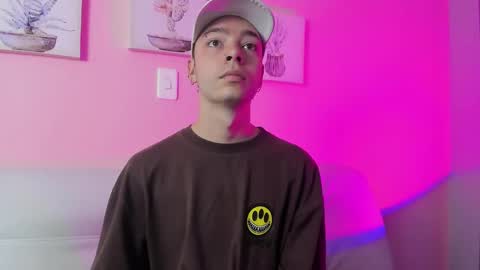 Snapshot of noah_ricci_ chatting on March 7, 2025, 12:01 pm online show from March 7, 2025, 12:01 pm