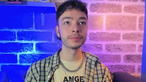 Snapshot of noah_ricci_ chatting on September 25, 2025, 12:42 pm online show from September 25, 2025, 12:42 pm