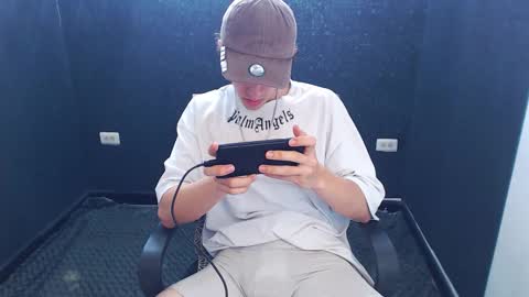 noah_sokolov online show from November 7, 2025, 8:31 pm