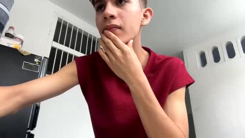 noah tyler  online show from January 26, 2025, 7:41 pm