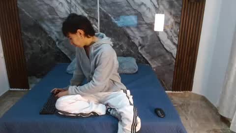    online show from April 15, 2026, 11:17 am