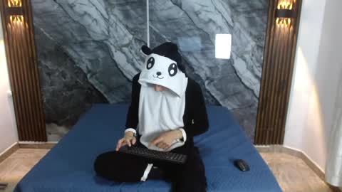    online show from April 17, 2026, 11:13 am