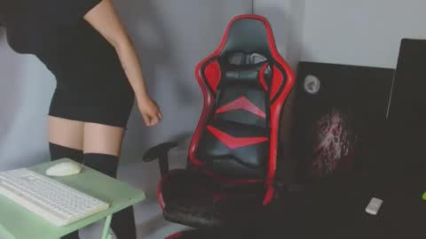 Noamartin online show from March 17, 2026, 1:32 am