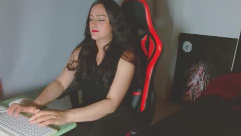 Noamartin online show from March 26, 2026, 2:17 am