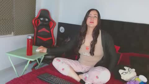 Noamartin online show from June 5, 2026, 3:02 am