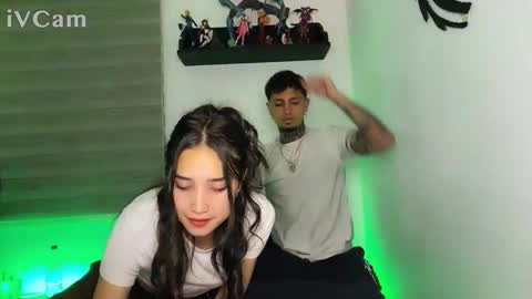 Jean Y Isa online show from November 26, 2025, 2:45 am