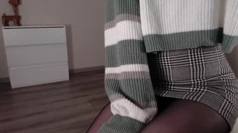 noelleneptune online show from February 7, 2025, 1:43 pm