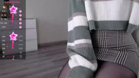 noelleneptune online show from September 20, 2025, 10:38 am