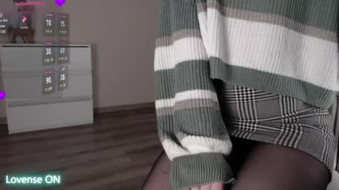 noelleneptune online show from April 24, 2026, 9:17 pm