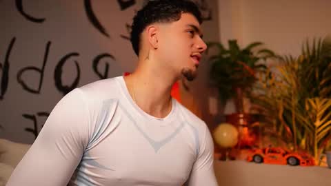Snapshot of noha_miler chatting on September 12, 2025, 8:53 pm kevin online show from September 12, 2025, 8:53 pm