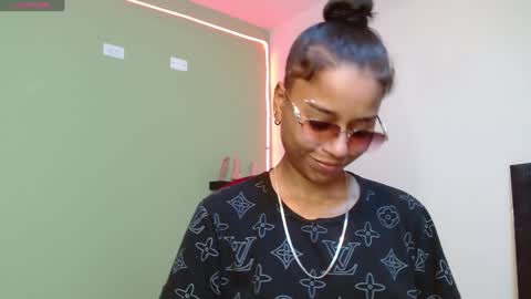 Snapshot of noha_thomson chatting on January 21, 2025, 8:43 pm Noha Thomson online show from January 21, 2025, 8:43 pm