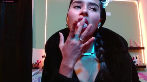 Snapshot of noha_thomson chatting on February 14, 2025, 10:04 pm Noha Thomson online show from February 14, 2025, 10:04 pm