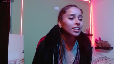 Snapshot of noha_thomson chatting on February 17, 2025, 8:15 pm Noha Thomson online show from February 17, 2025, 8:15 pm