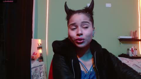Snapshot of noha_thomson chatting on March 5, 2025, 4:13 am Noha Thomson online show from March 5, 2025, 4:13 am