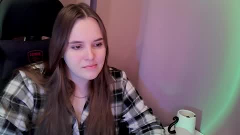 noir_ember_ online show from December 21, 2025, 12:34 pm