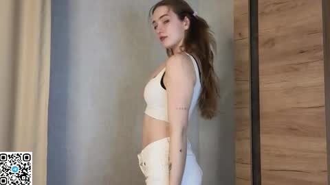 Snapshot of noirastrya chatting on February 26, 2026, 6:12 am Sophie online show from February 26, 2026, 6:12 am