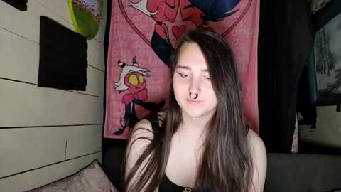 nonbinarybeauty20 online show from May 20, 2026, 8:42 am